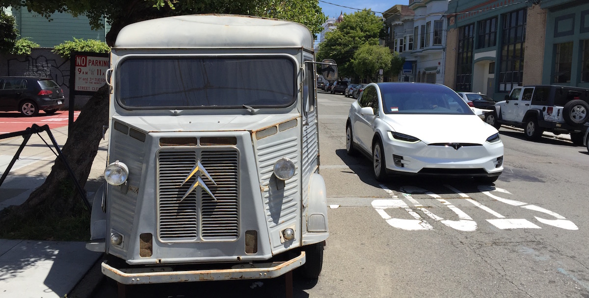 Alt versus Neu: Citroën und Tesla Model X