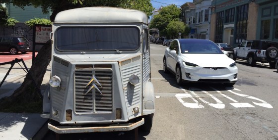 Alt versus Neu: Citroën und Tesla Model X